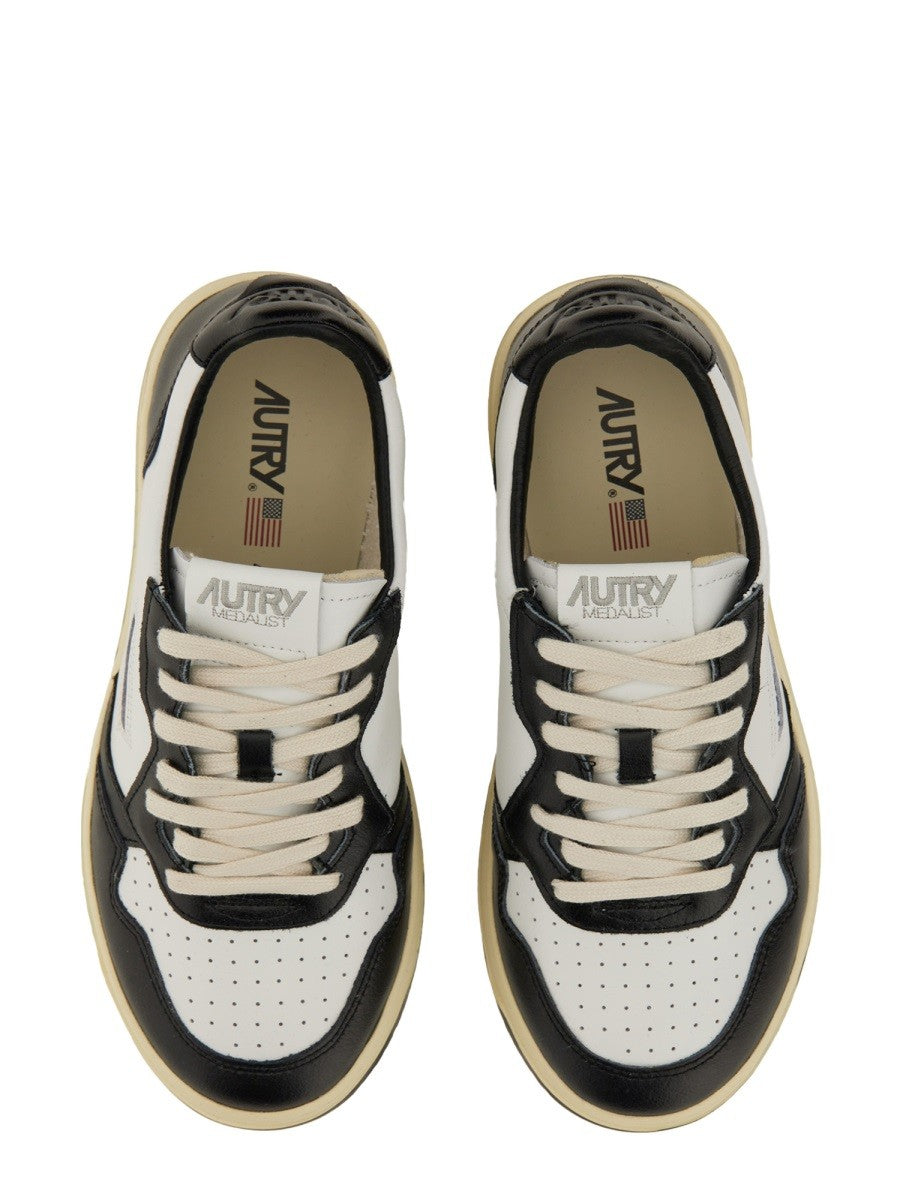 "MEDALIST LOW" SNEAKER