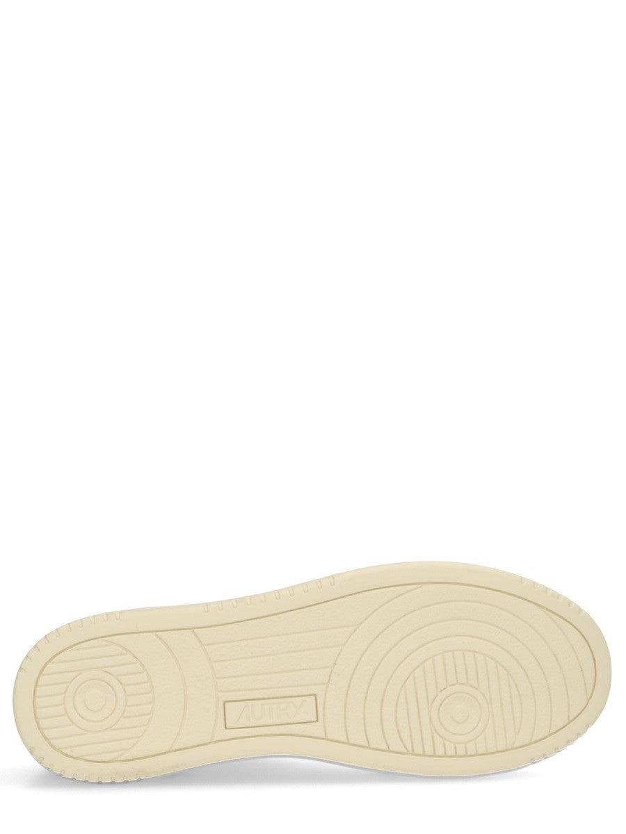 "MEDALIST LOW" SNEAKER