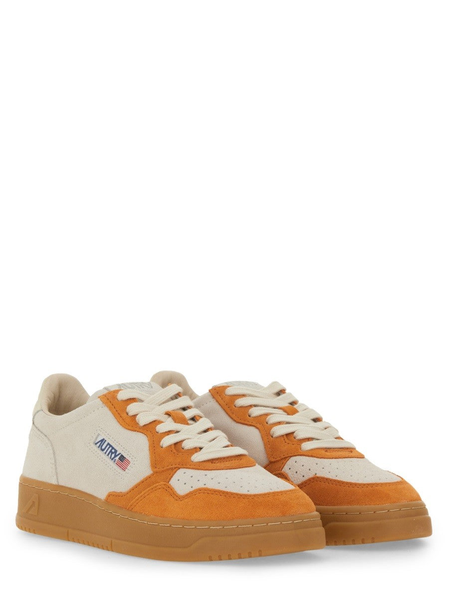 Autry - "MEDALIST LOW" SNEAKER medalist-low-sneaker_20c96d44-ee01-4b44-882e-3e1bcd661124