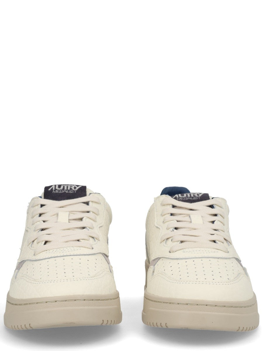 "MEDALIST LOW" SNEAKER