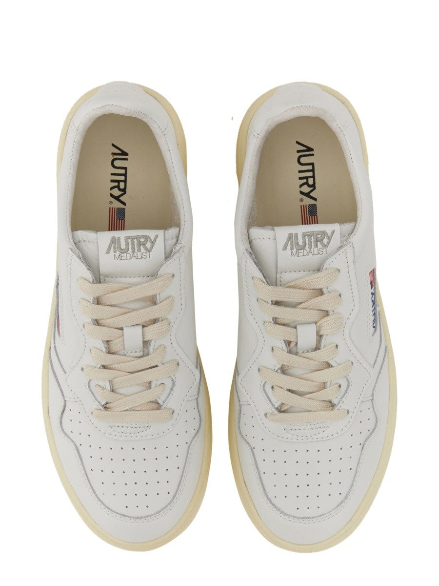 Autry - SNEAKER "MEDALIST LOW" medalist-low-sneaker_32b4ab38-0922-493c-902c-920fee04aed5
