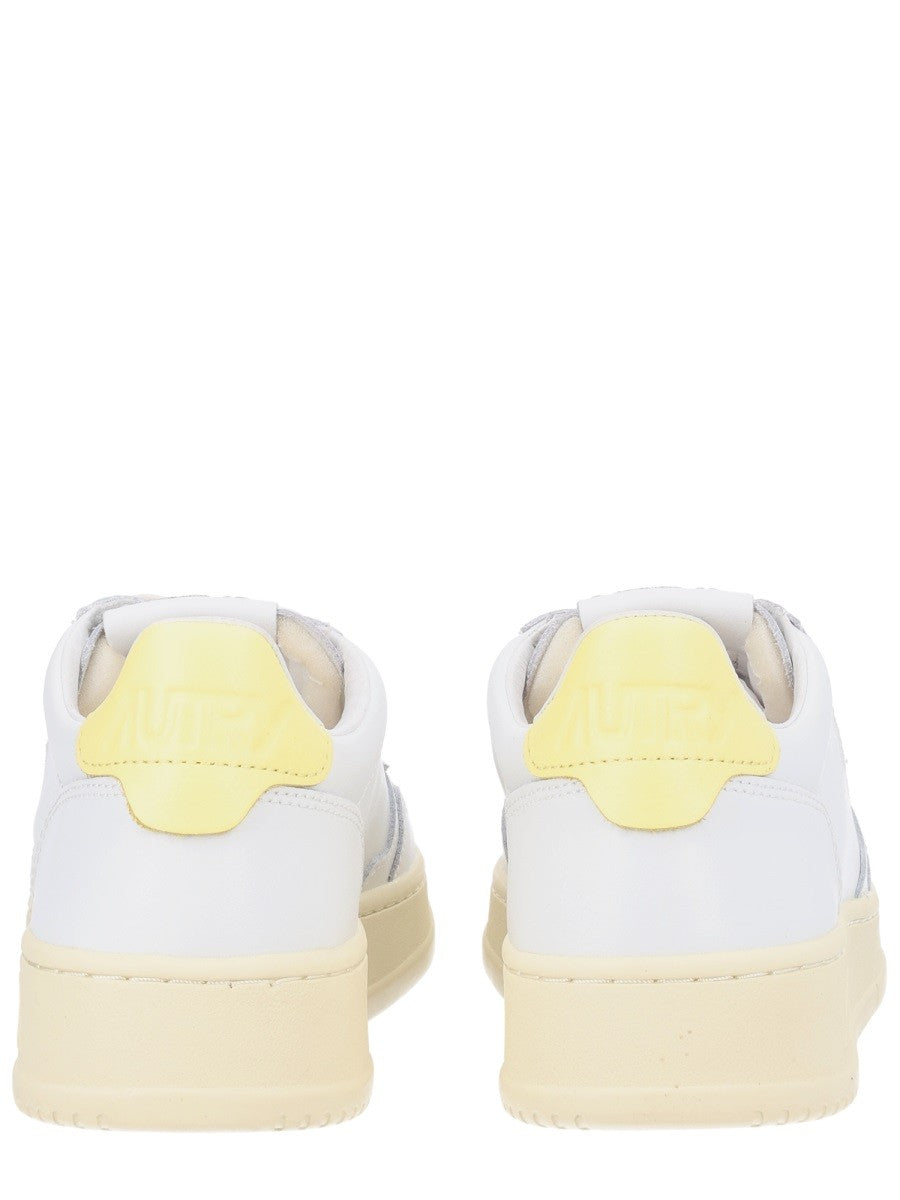 Autry - "MEDALIST LOW" SNEAKER medalist-low-sneaker_349410da-f3b7-4056-a18d-f7c3b228d4d8