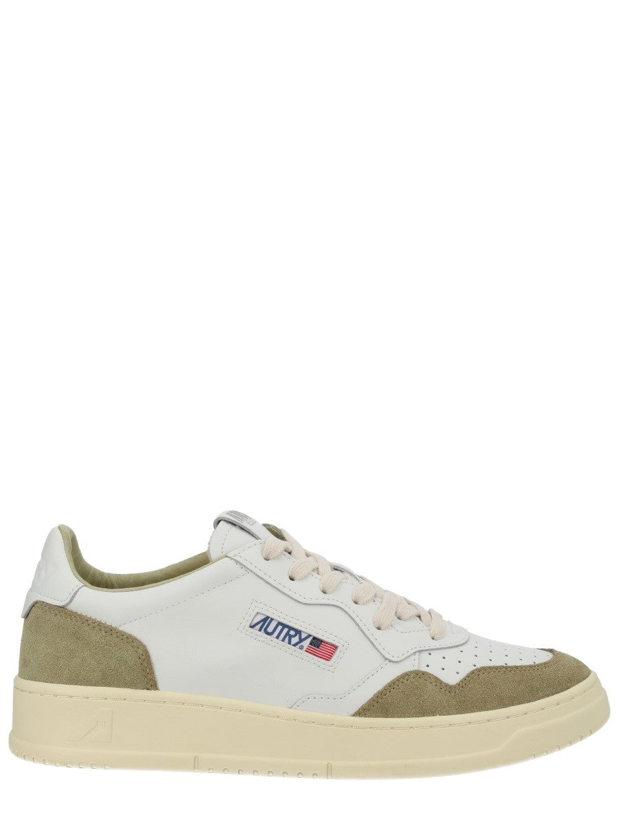 Autry - "MEDALIST LOW" SNEAKER medalist-low-sneaker_352a8514-48e8-497b-afee-471232658e1e