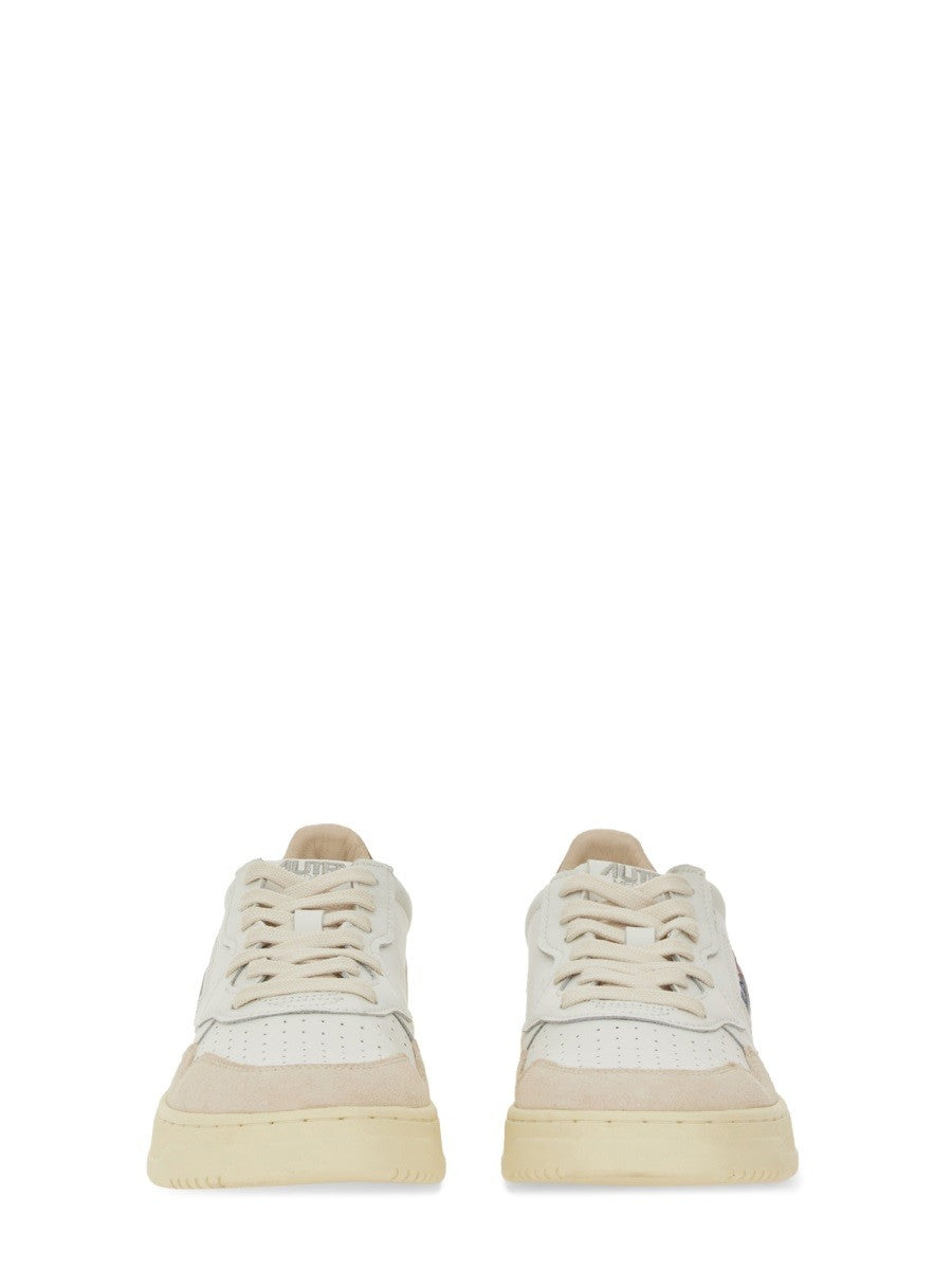 MEDALIST LOW SNEAKER