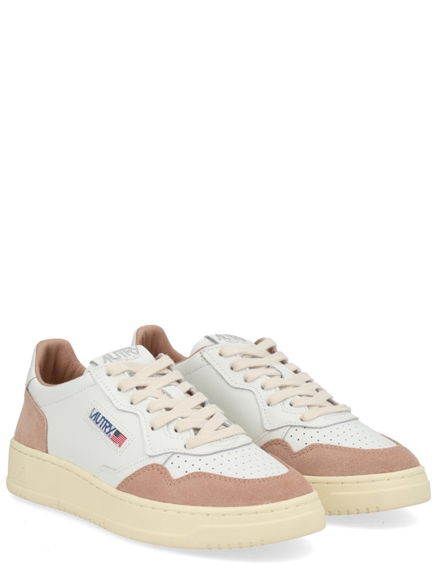 Autry - "MEDALIST LOW" SNEAKER medalist-low-sneaker_49099546-efa3-4d7f-a62a-0763f2a6e739