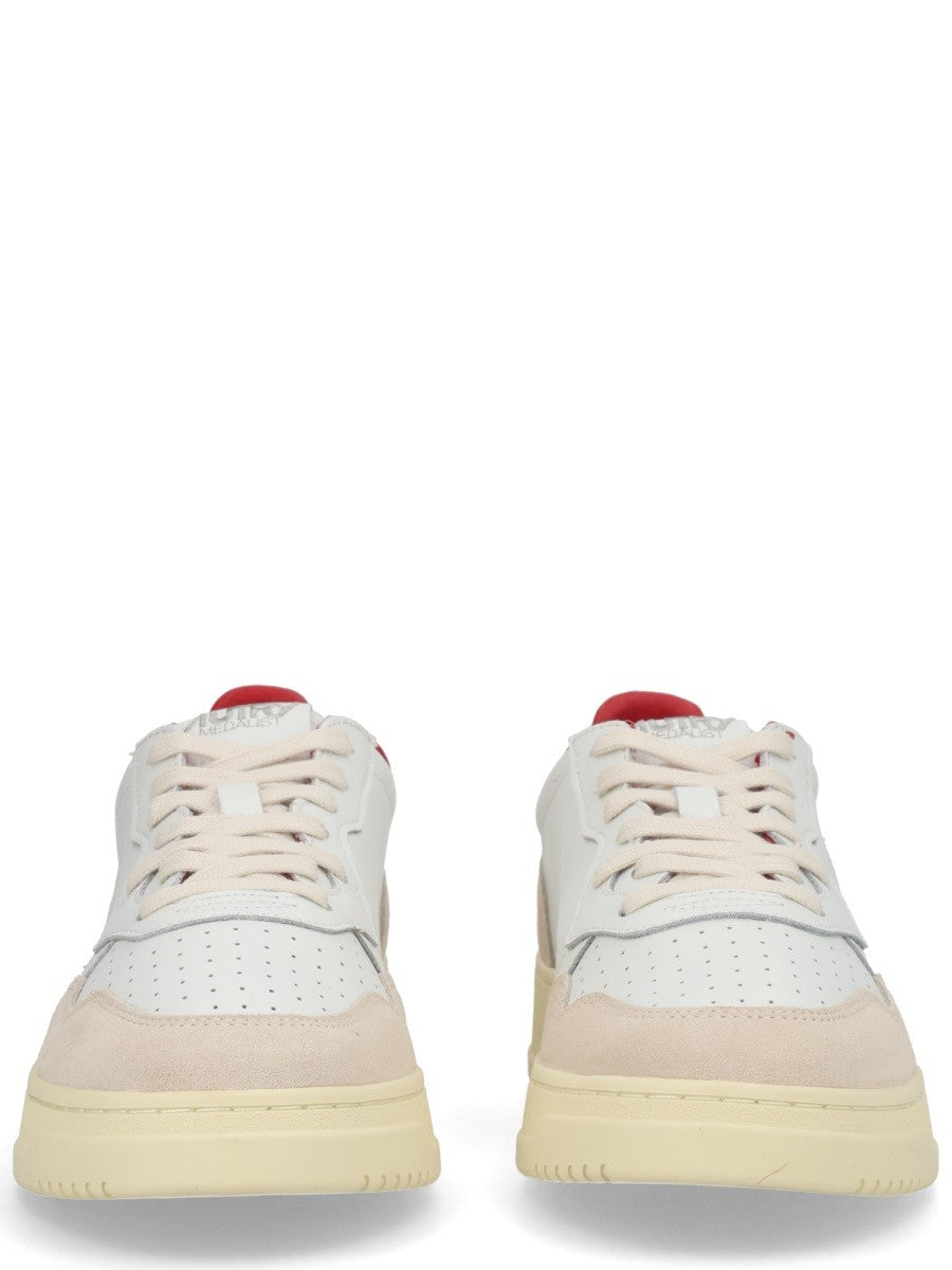 "MEDALIST LOW" SNEAKER