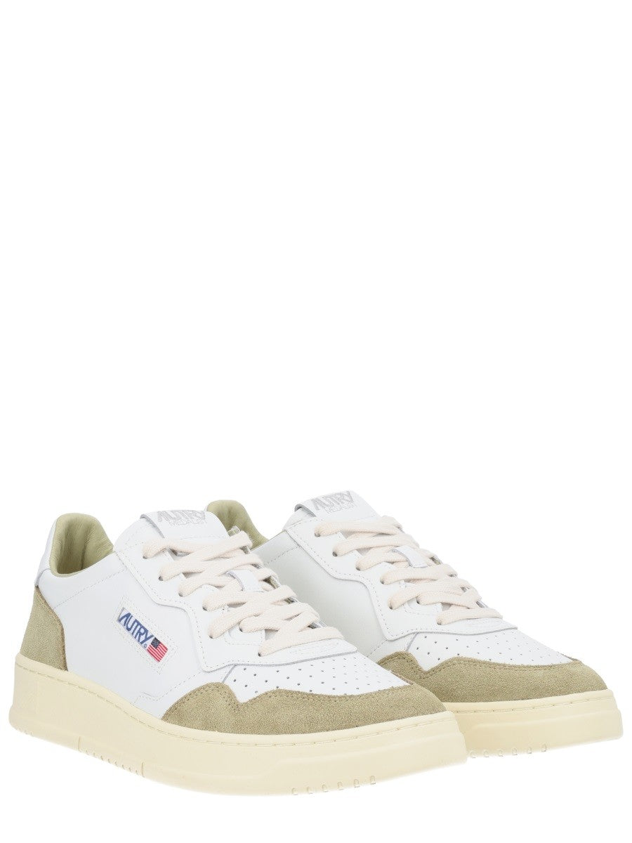 Autry - "MEDALIST LOW" SNEAKER medalist-low-sneaker_53f91967-fbb8-4648-abfa-67770123ca4d