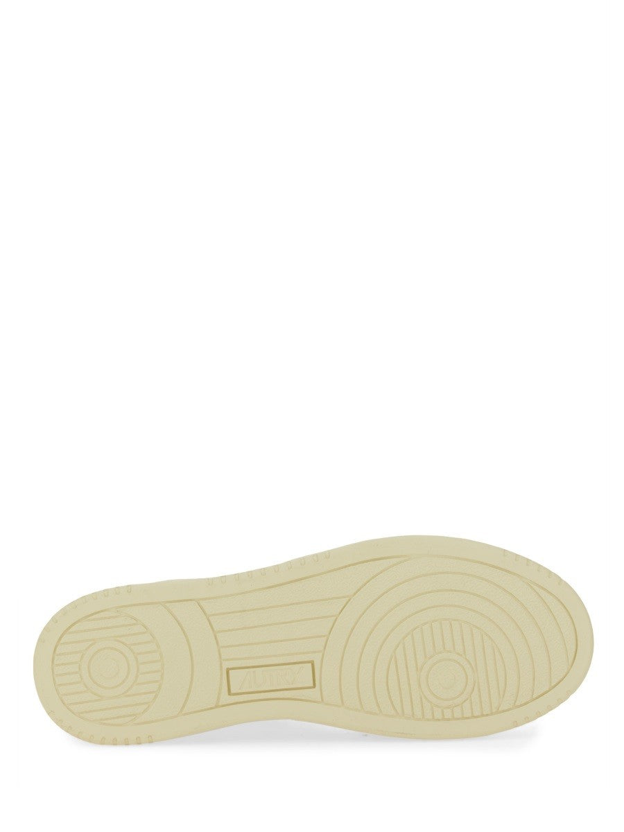 "MEDALIST LOW" SNEAKER