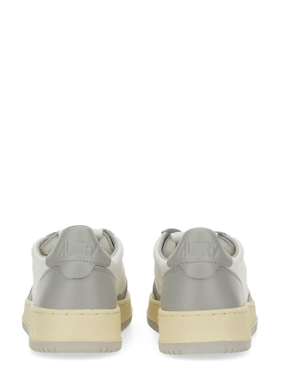Autry - "MEDALIST LOW" SNEAKER medalist-low-sneaker_570af34b-5593-4468-984d-e6594c6122f6