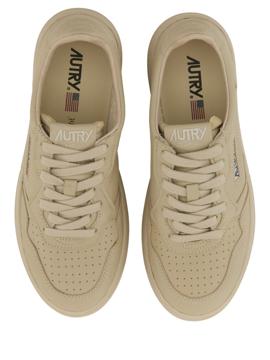 "MEDALIST LOW" SNEAKER