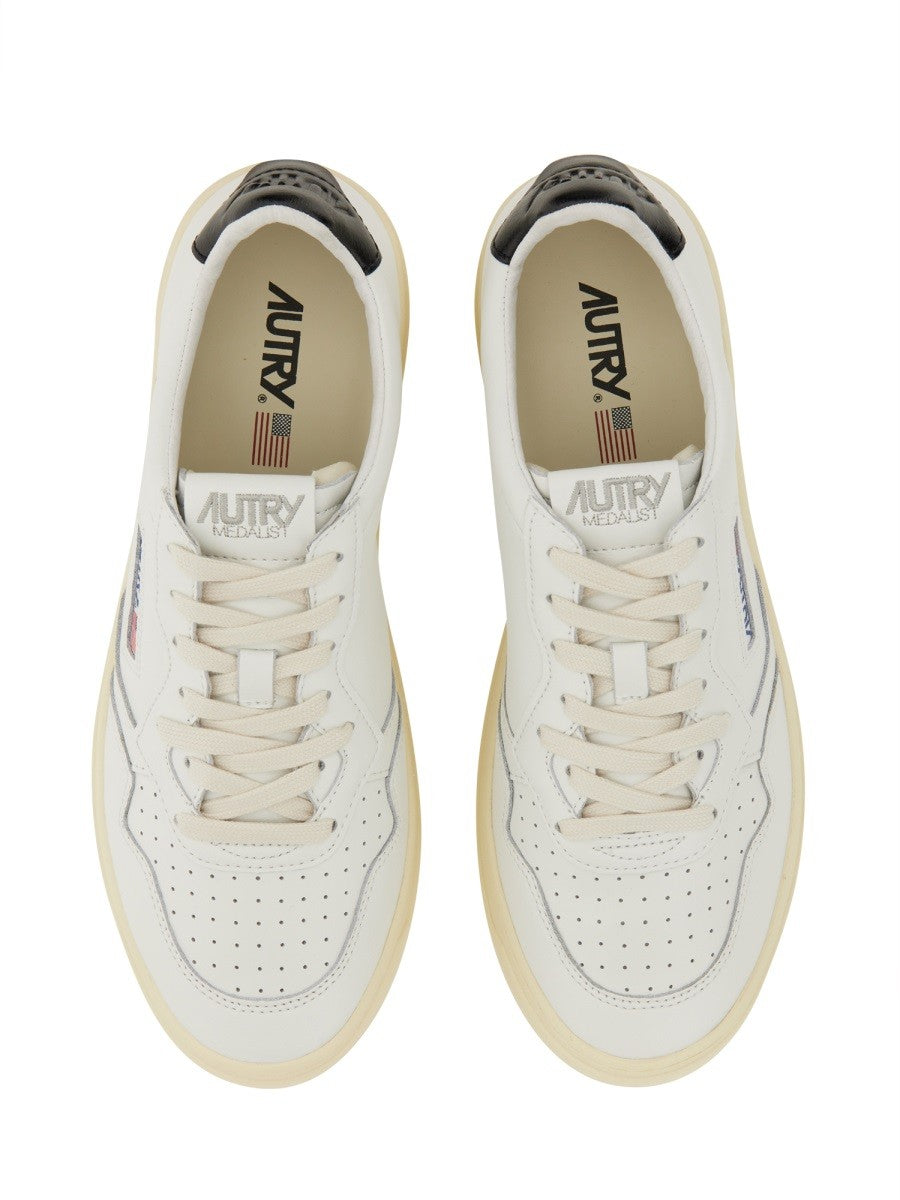 Autry - SNEAKER "MEDALIST LOW" medalist-low-sneaker_62125c8a-e0c2-47cf-ae31-bf7beecbe4ef