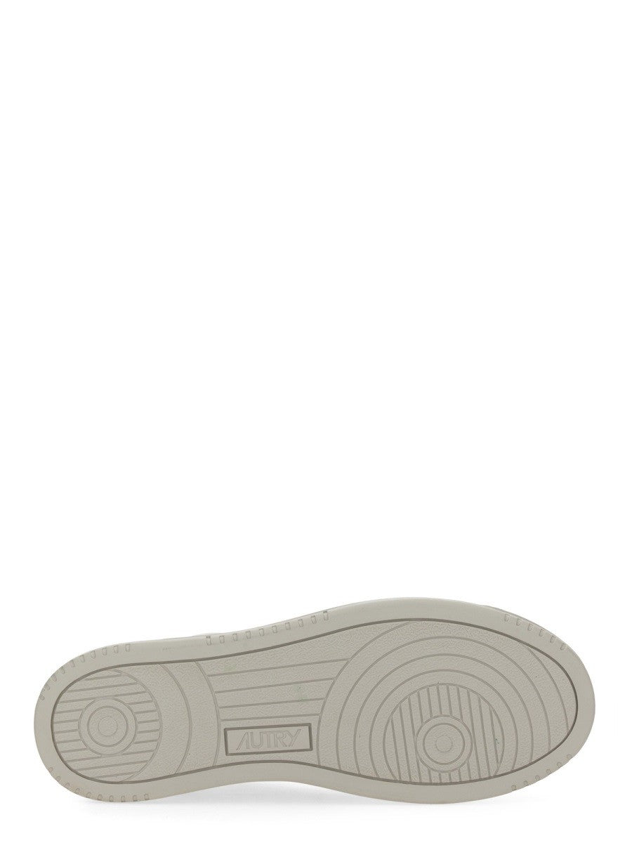Autry - "MEDALIST LOW" SNEAKER medalist-low-sneaker_6a676f83-78dc-4672-9fed-c9eff587ca32