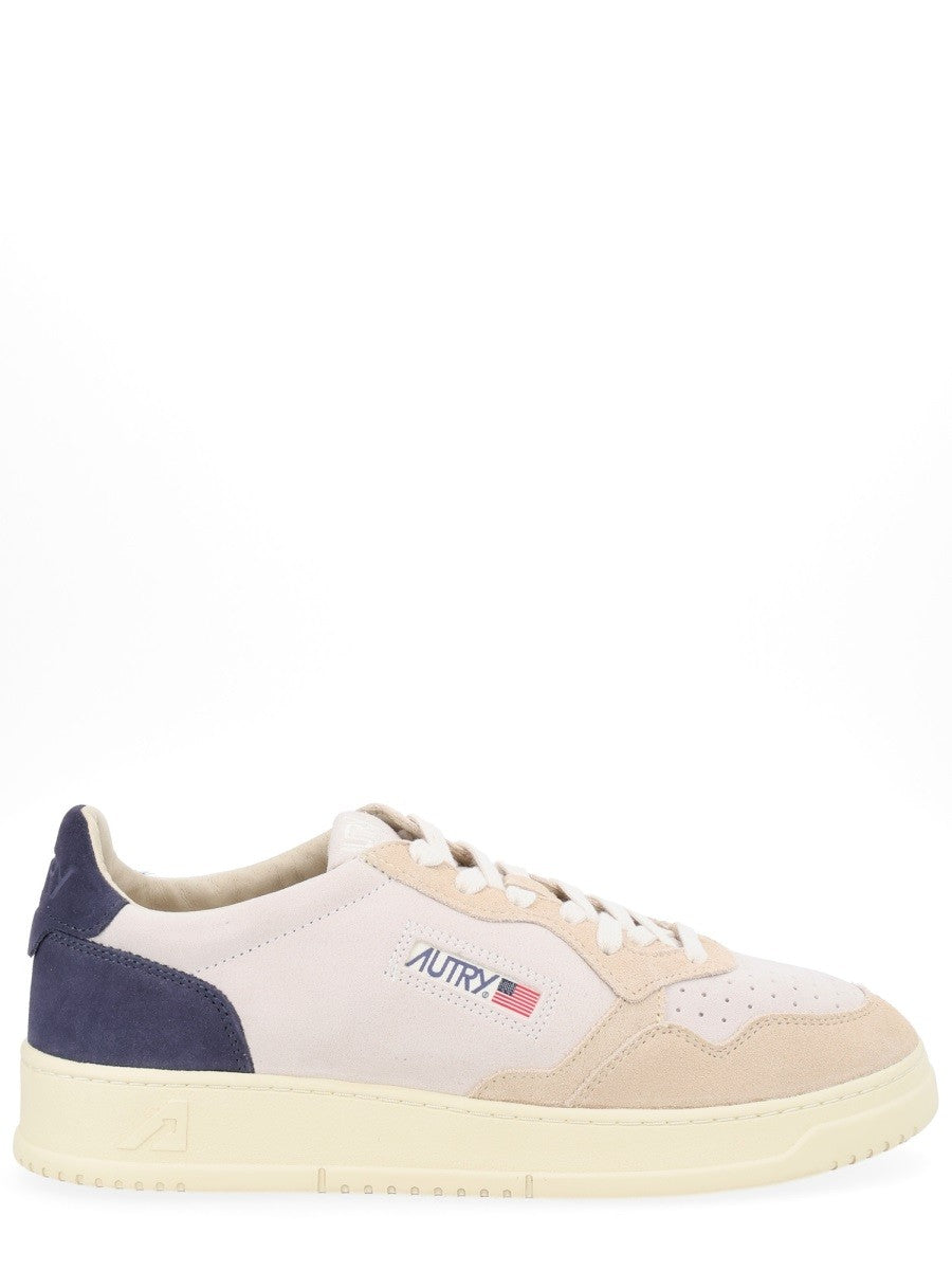Autry - "MEDALIST LOW" SNEAKER medalist-low-sneaker_6e52129b-22c8-47b0-af62-b8f199ed50ce