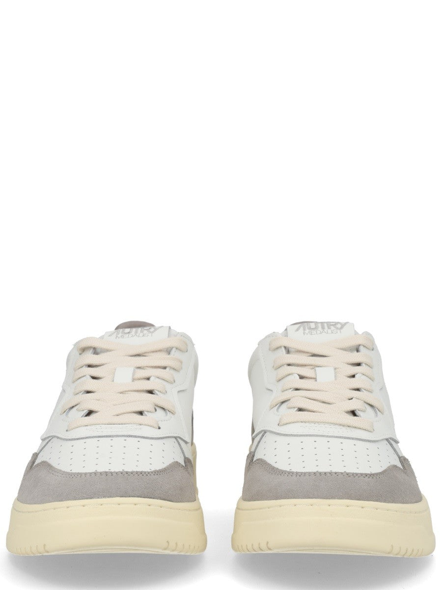"MEDALIST LOW" SNEAKER