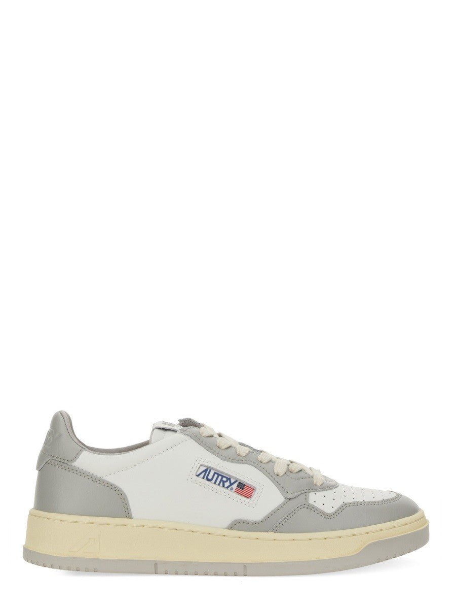 Autry - "MEDALIST LOW" SNEAKER medalist-low-sneaker_75f09b0b-b2a9-4ff0-b49a-e3a2983c09a0