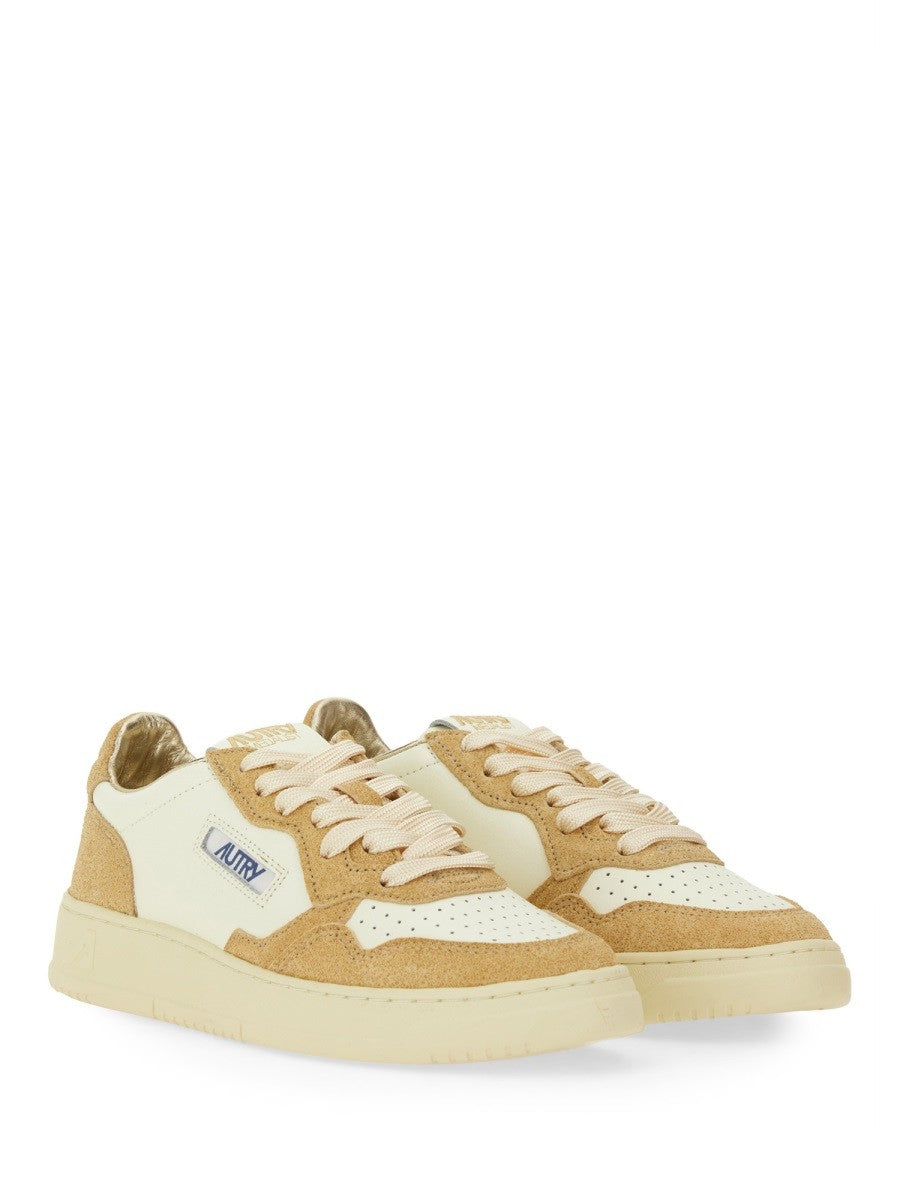 Autry - "MEDALIST LOW" SNEAKER medalist-low-sneaker_7d12d5a3-2682-42ef-8df0-72a9c9ed34f7