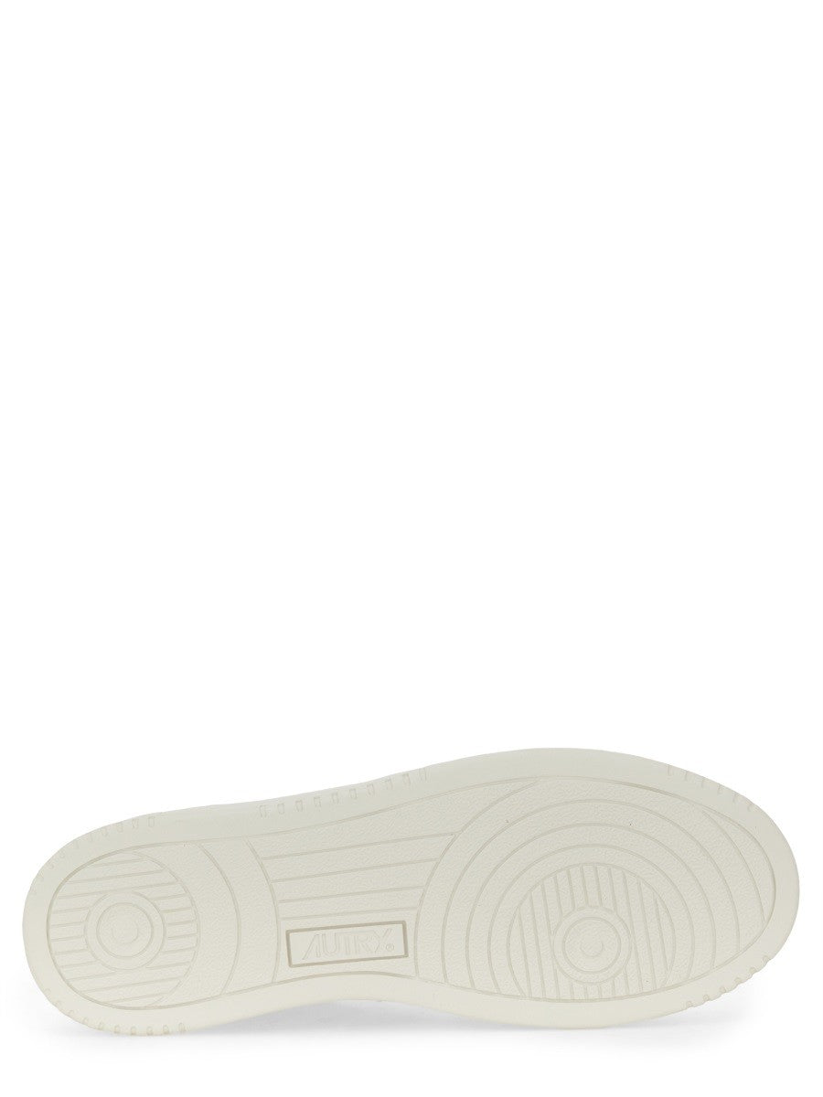 Autry - "MEDALIST LOW" SNEAKER medalist-low-sneaker_9c784f52-e2b7-4772-809e-dd9be6dc1db1