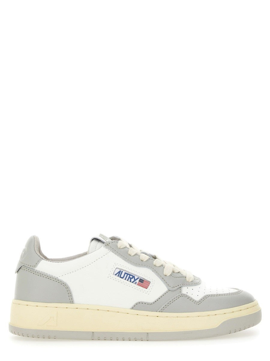 Autry - "MEDALIST LOW" SNEAKER medalist-low-sneaker_a4d4d2c7-b5bb-4af3-ac66-a7279330515e