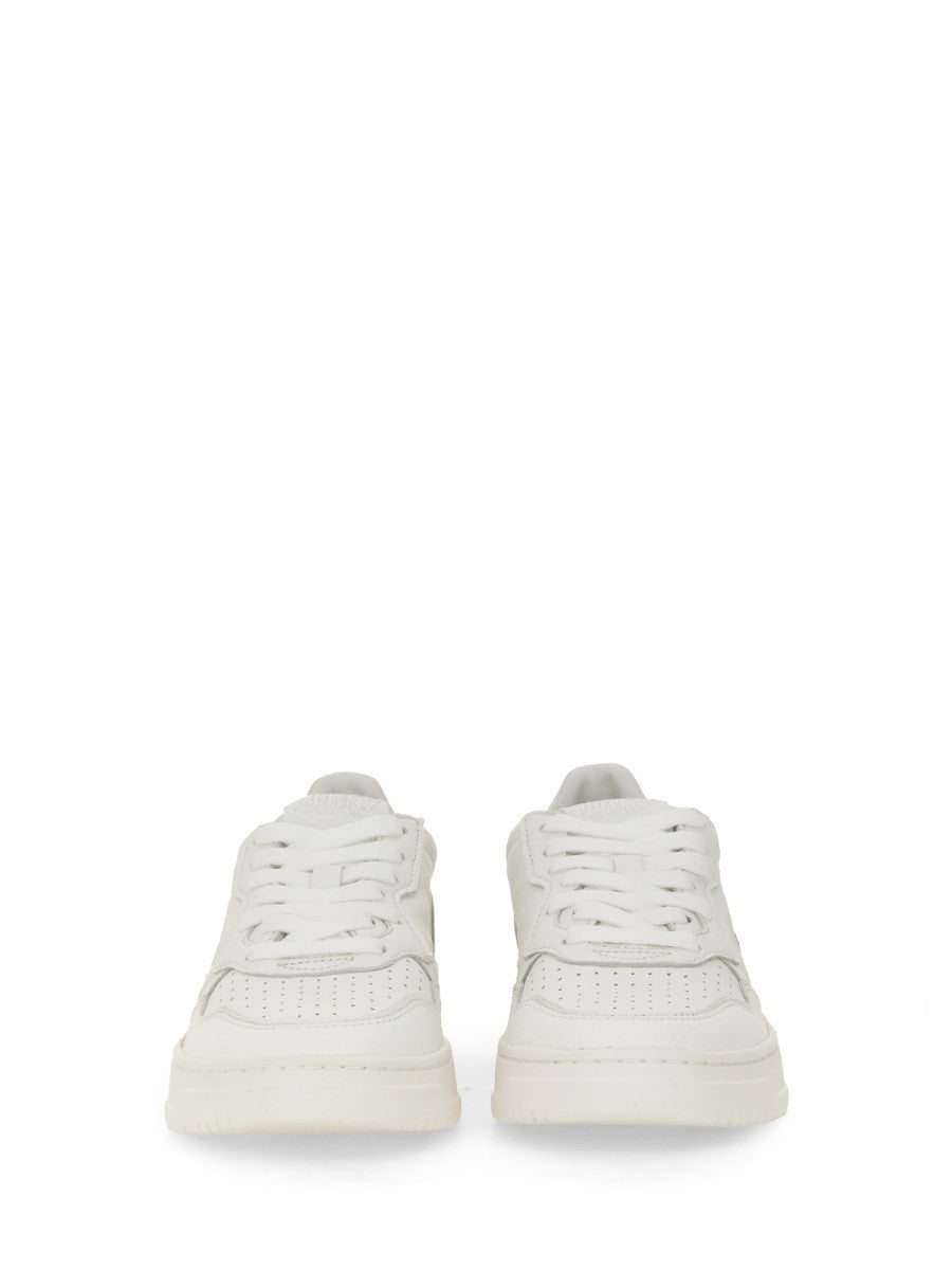 "MEDALIST LOW" SNEAKER