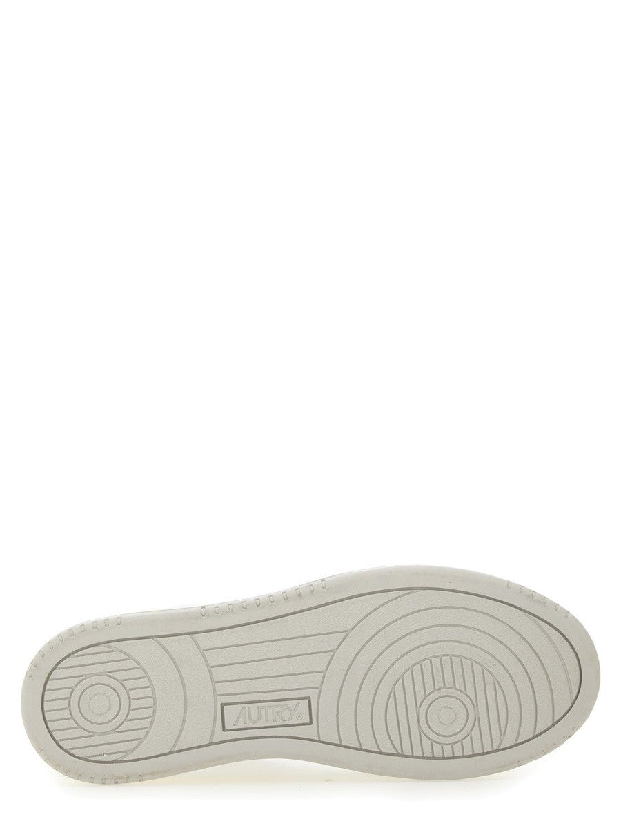 Autry - "MEDALIST LOW" SNEAKER medalist-low-sneaker_b767e064-0f6c-4f3f-aa6f-fff7b0853d45