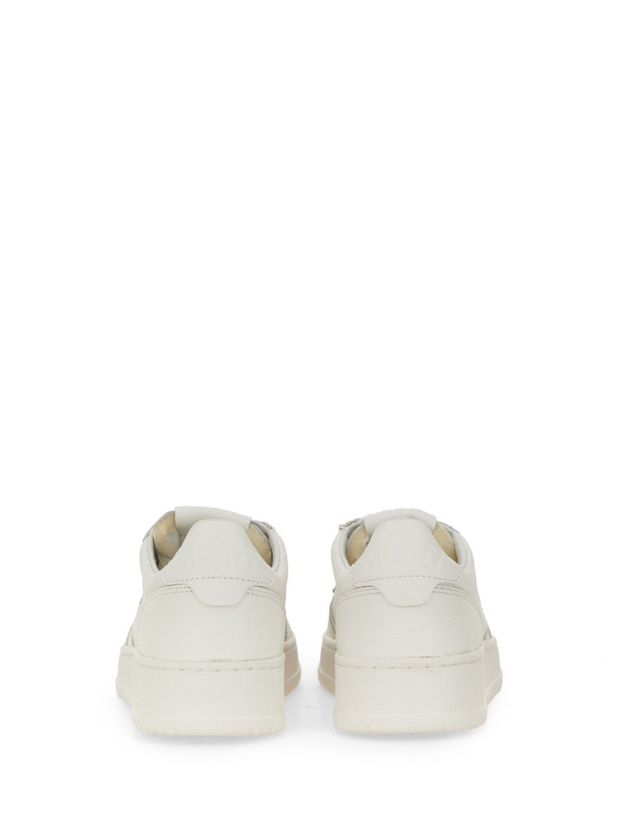 Autry - "MEDALIST LOW" SNEAKER medalist-low-sneaker_c75c8f25-dd82-4625-9501-53611a56492a