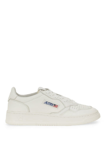 Autry - "MEDALIST LOW" SNEAKER medalist-low-sneaker_d16ec69e-bb7f-4a09-b2b3-a55f0b00c56c