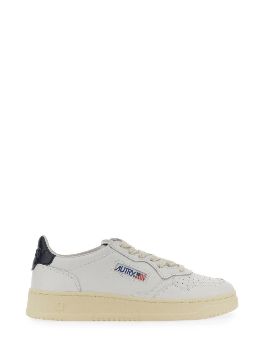 MEDALIST LOW SNEAKER