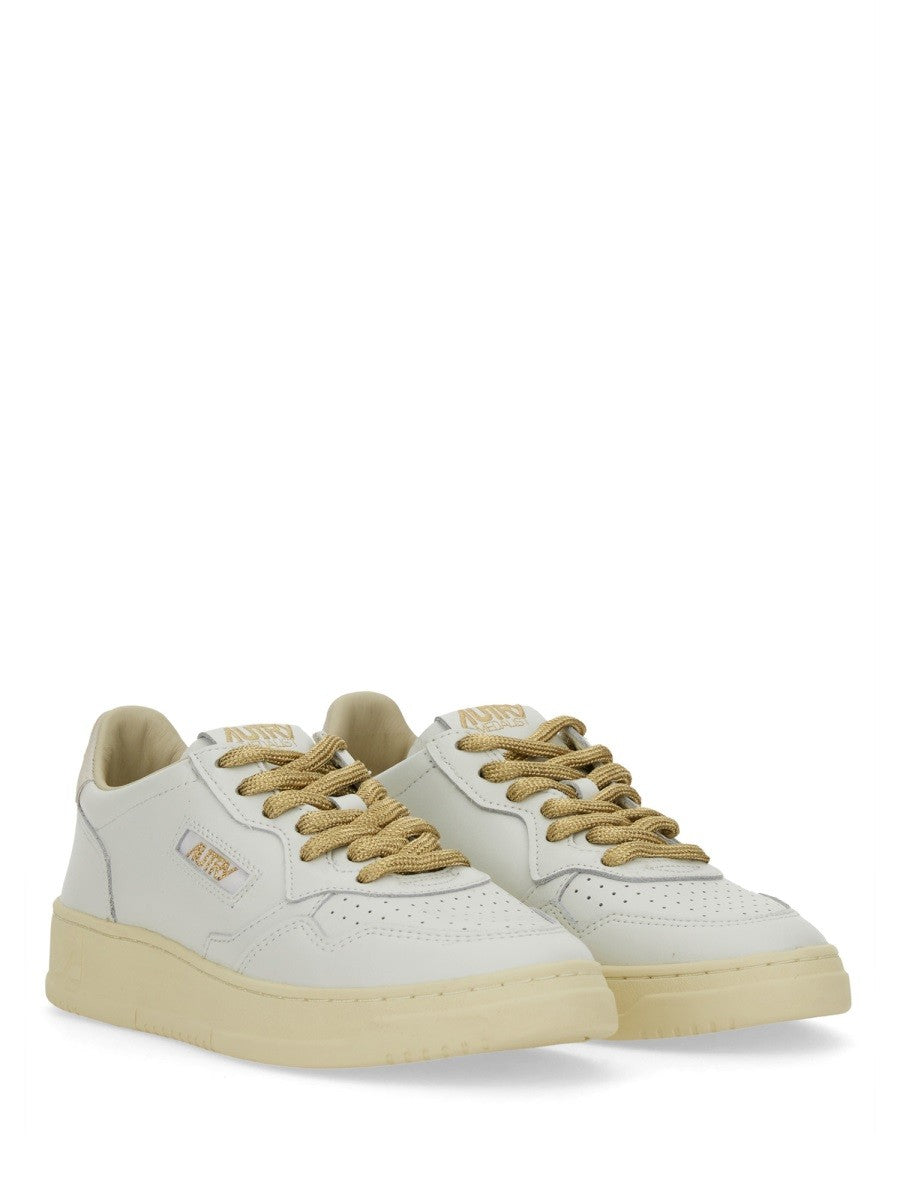 MEDALIST LOW SNEAKER