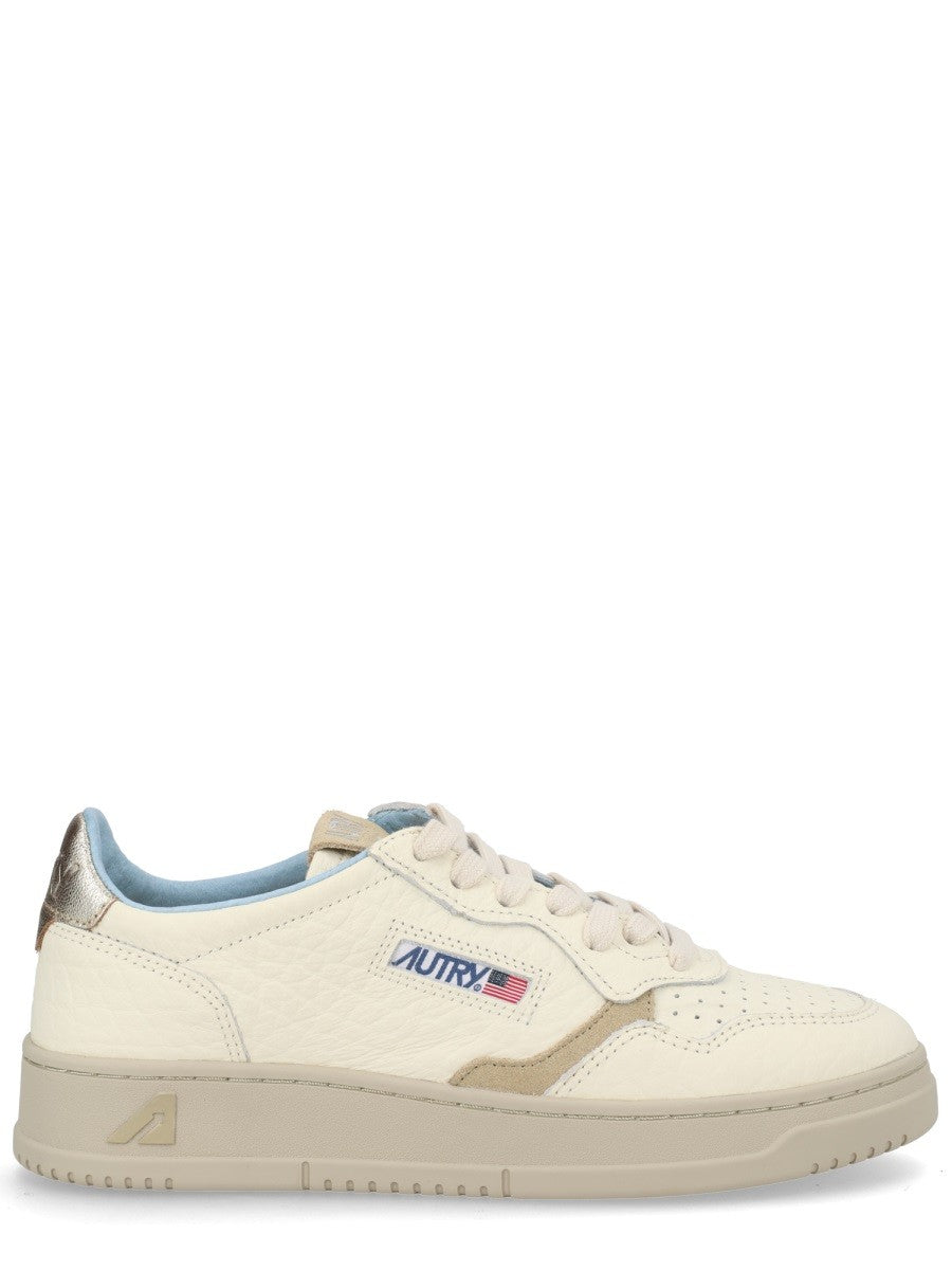 Autry - "MEDALIST LOW" SNEAKER medalist-low-sneaker_dc02323d-4c66-4902-845a-03f1e1a318af