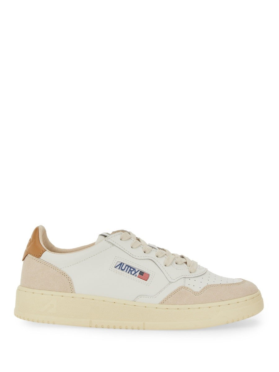 MEDALIST LOW SNEAKER