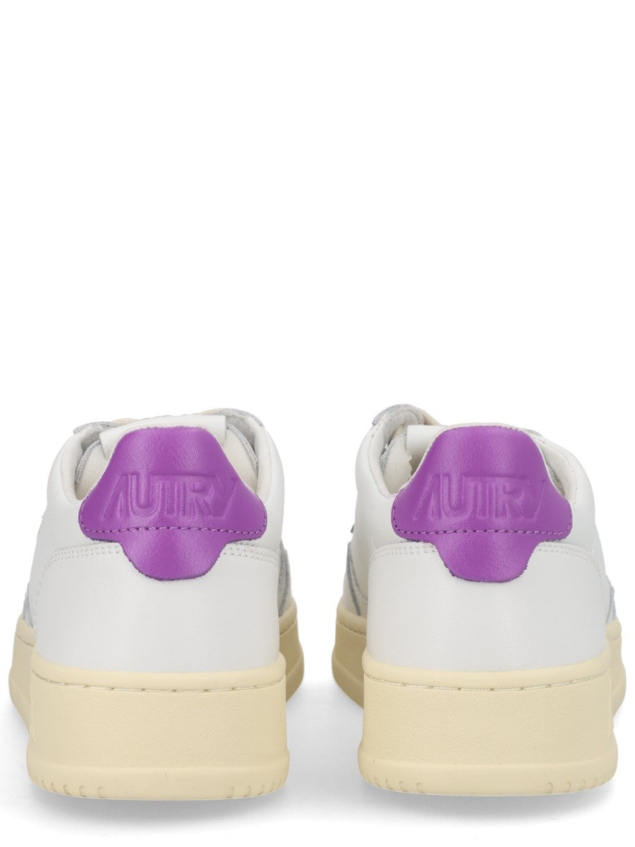 Autry - "MEDALIST LOW" SNEAKER medalist-low-sneaker_ef97ae17-7cb2-47ab-89c4-3757982bcbd1