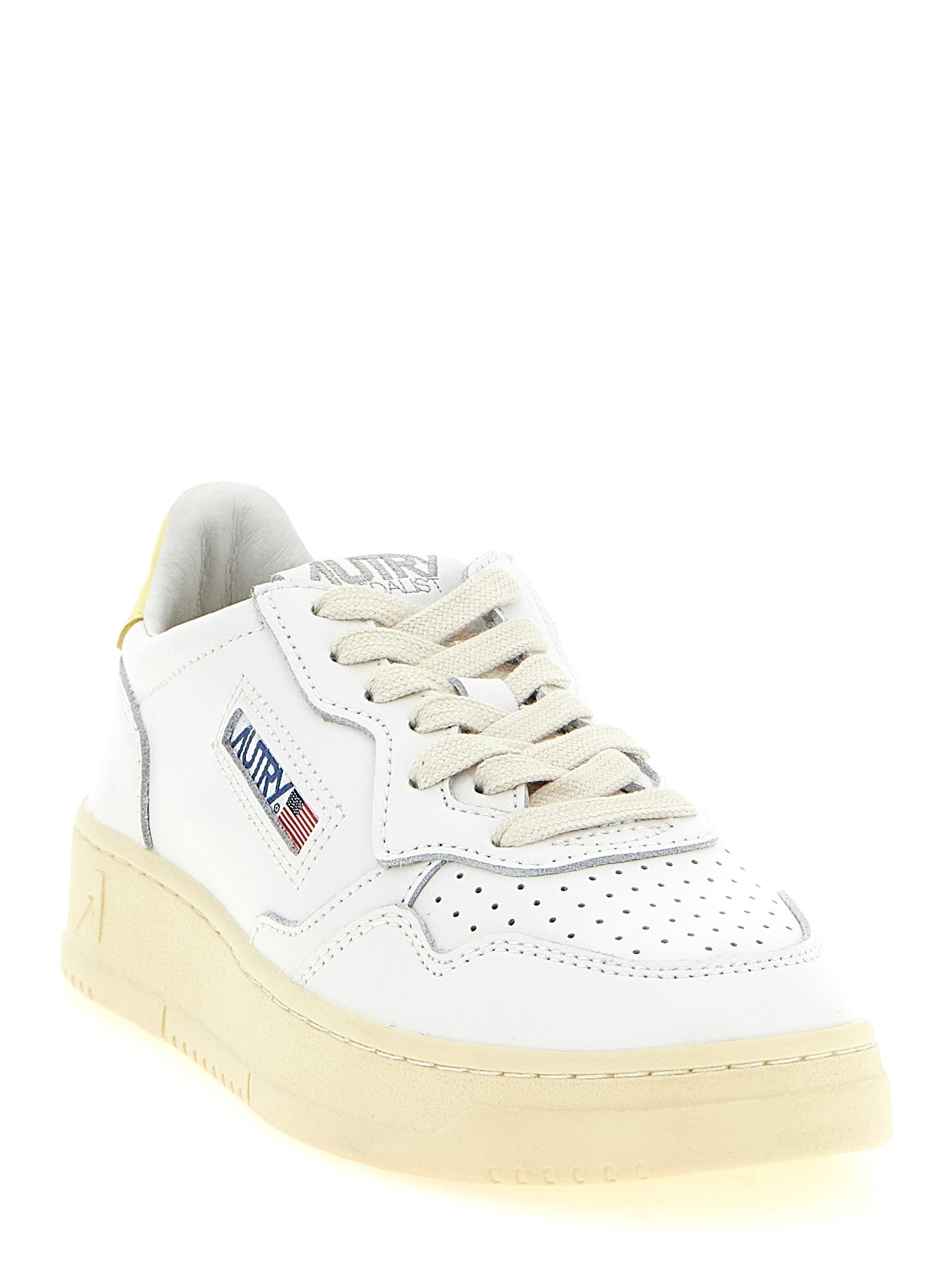 Autry - 'Medalist Low' sneakers medalist-low-sneakers_101e2c61-2e29-4bc2-a5f0-55c985399a6d