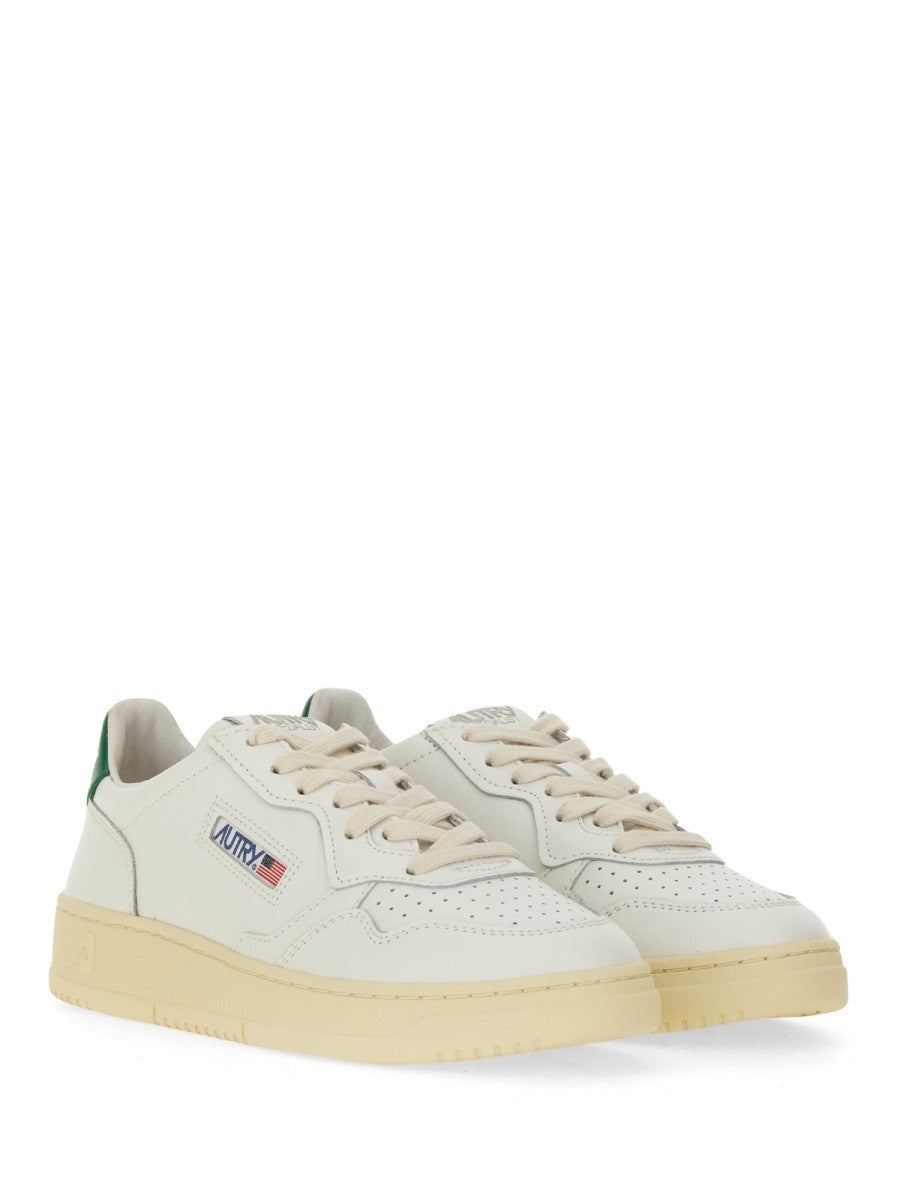 MEDALIST LOW SNEAKER