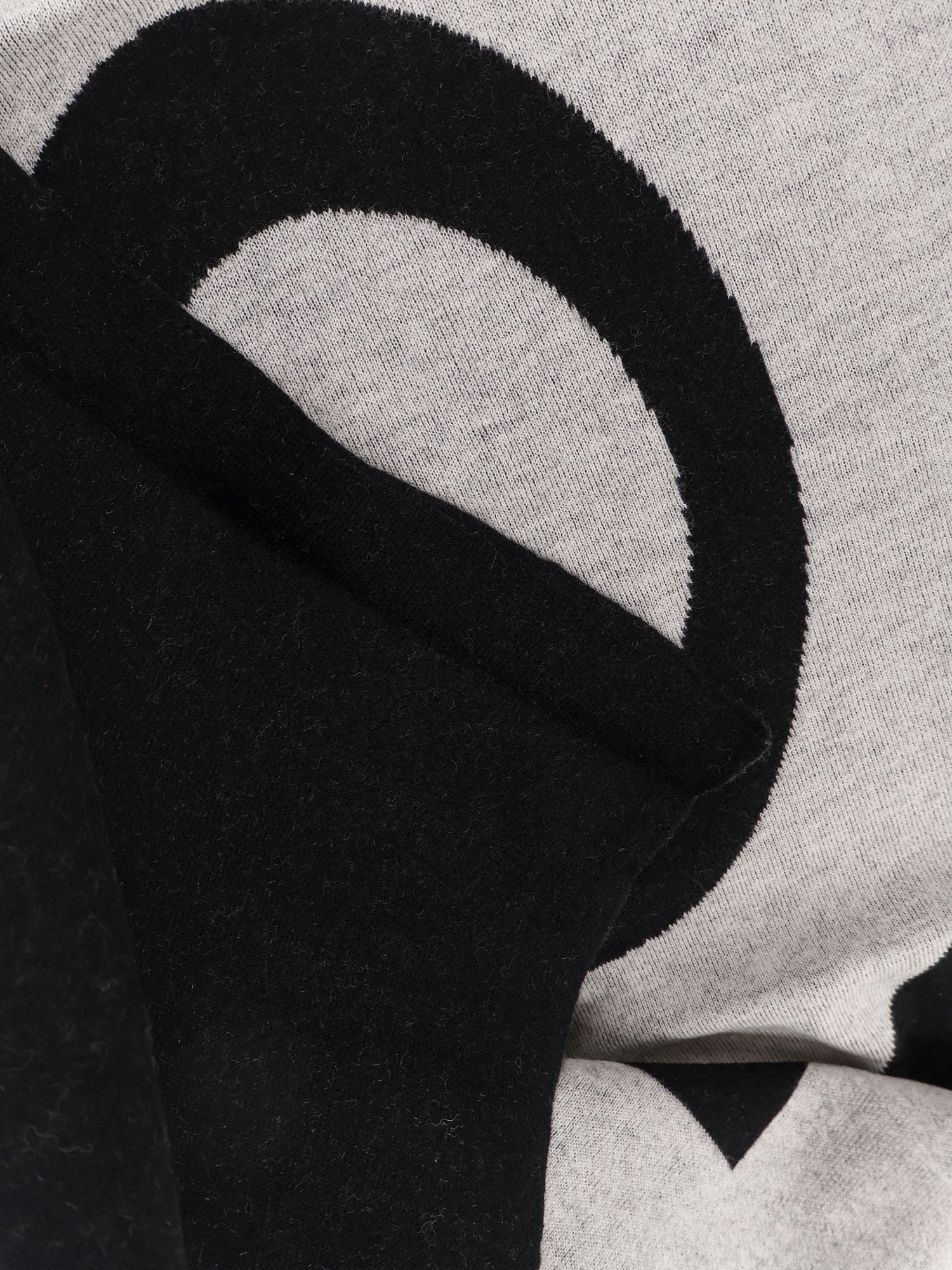 Merino wool scarf with printed logo