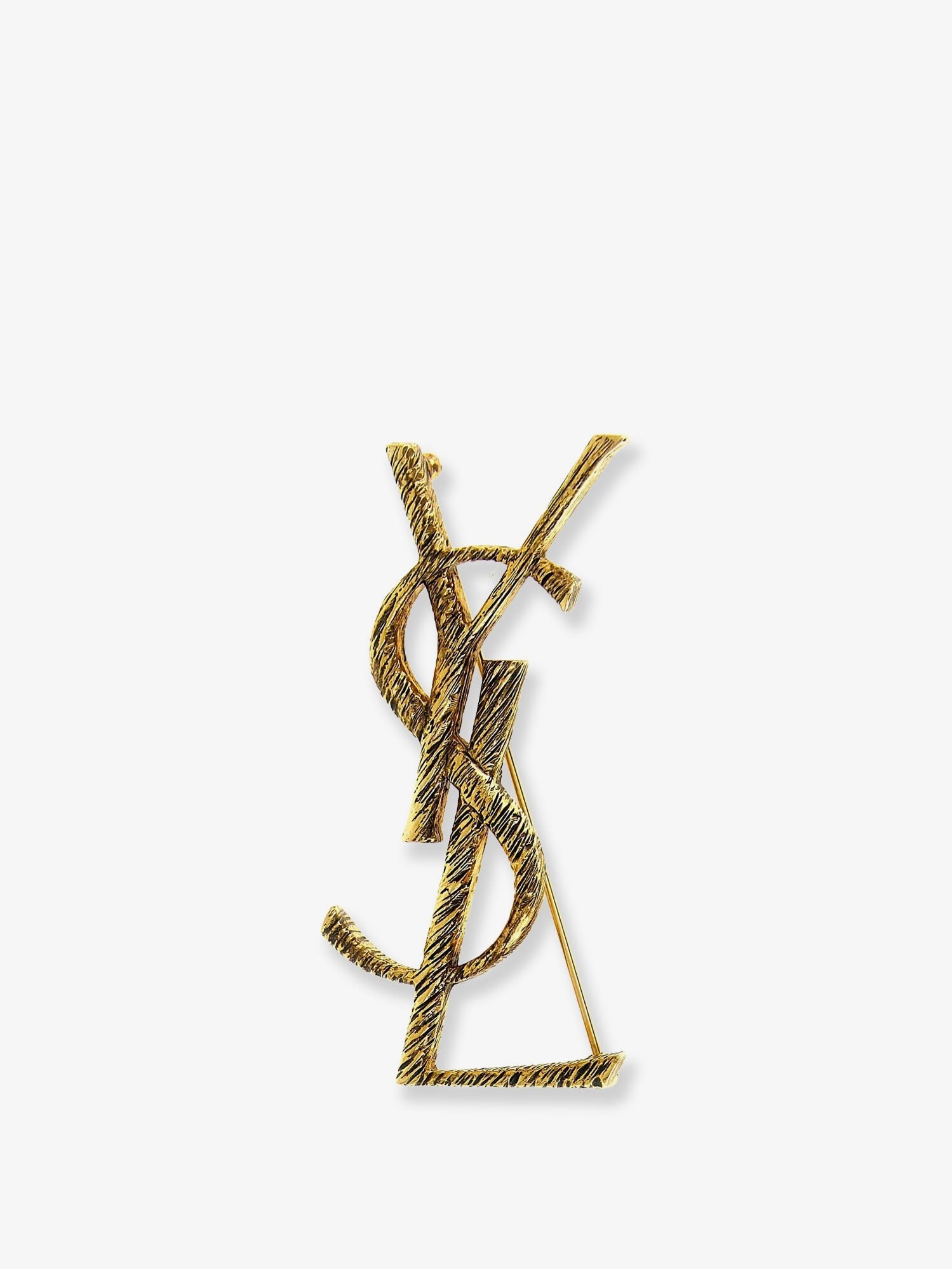 Metal brooch metal-brooch_b4f0ca2c-76f9-4d76-84a3-d056cfde0389