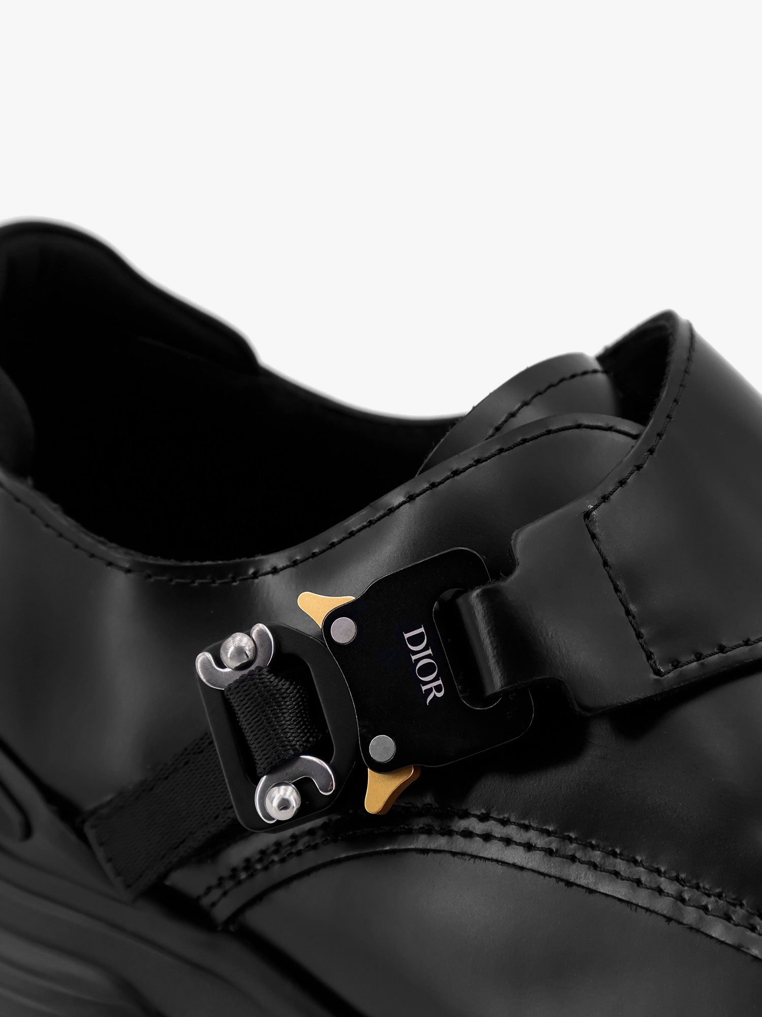 Mocassino derby in pelle con fibbia in alluminio con dettaglio logo