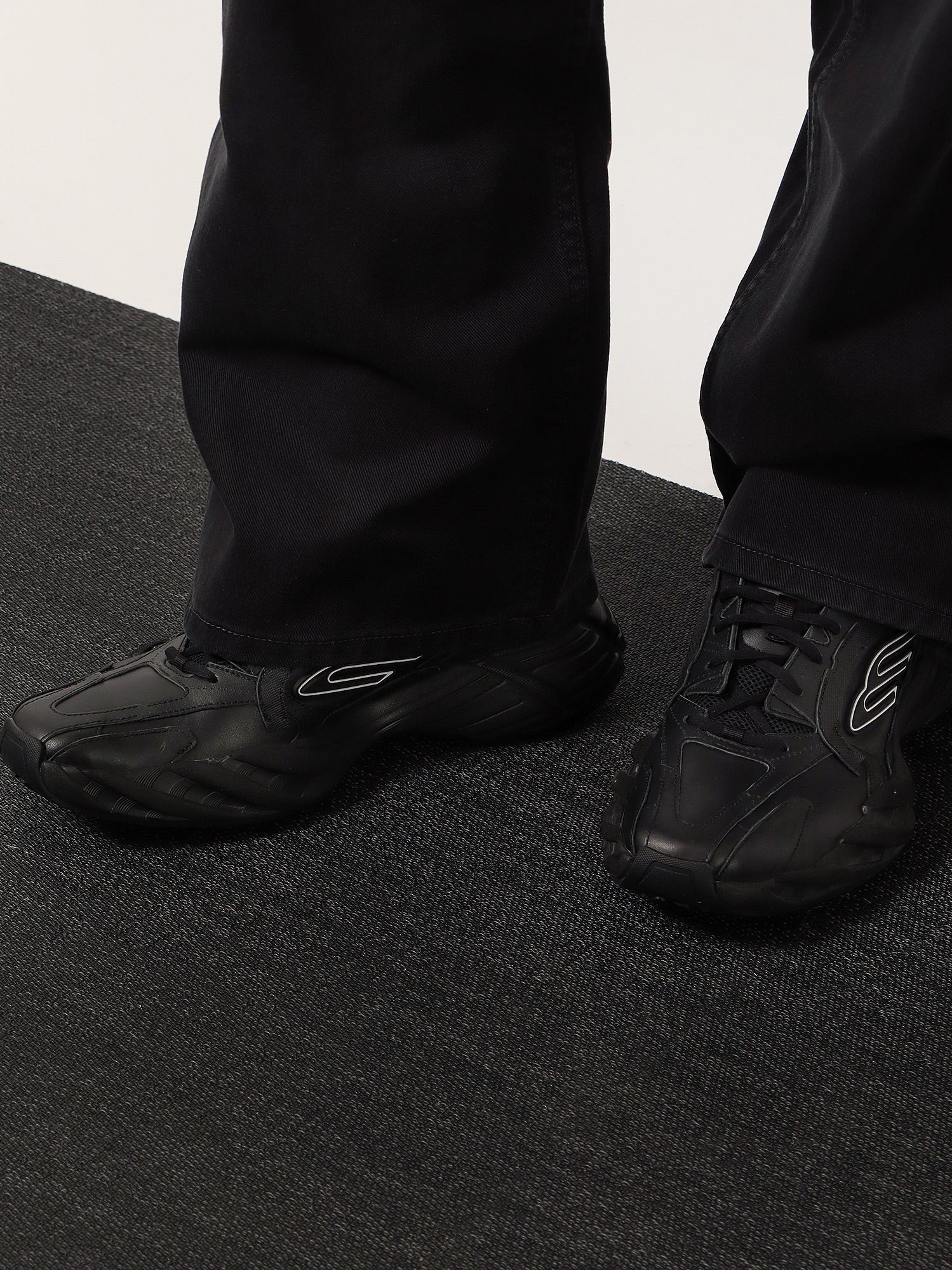 Monday low-top leather sneakers