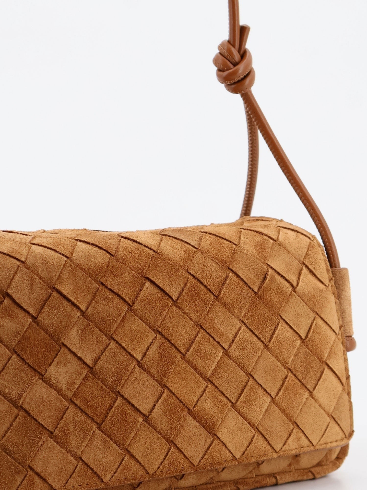 Bottega Veneta - Notturno suede pouch notturno-suede-pouch_2a079307-6fdb-43d6-b0a4-ba9409c18cab