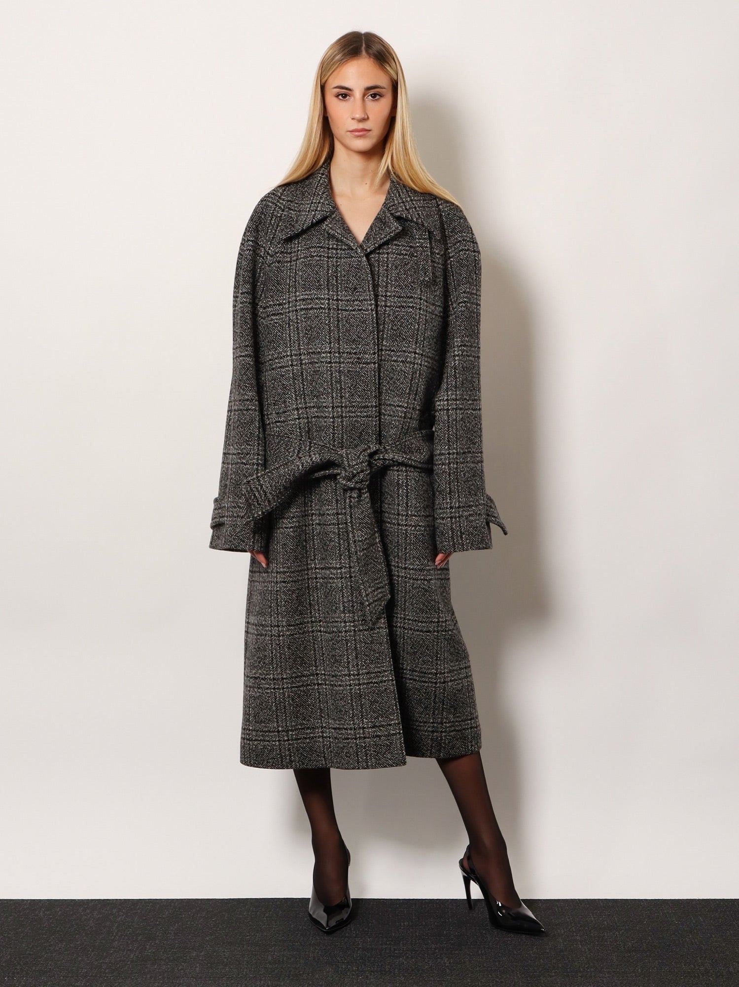 One Layer raglan wool coat