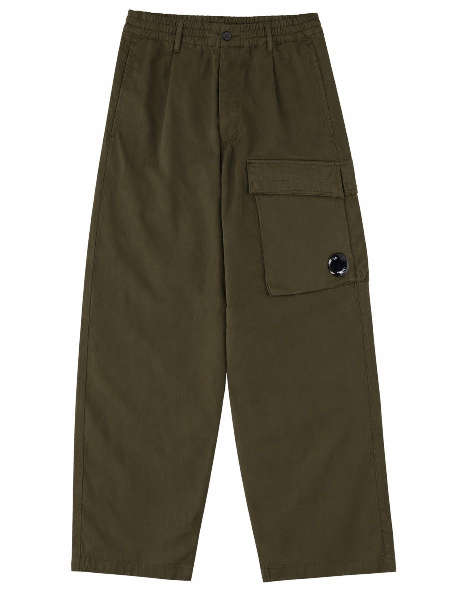 C.P. COMPANY - PANTALONE CARGO CON PATCH LOGO pantalone-cargo-con-patch-logo_28a8038d-f477-4e7a-8f82-c1f6dad214b7