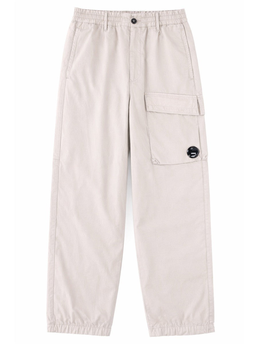 C.P. COMPANY - PANTALONE CARGO CON PATCH LOGO pantalone-cargo-con-patch-logo_b9a882fa-26cc-4488-bb7a-c439b39f835a