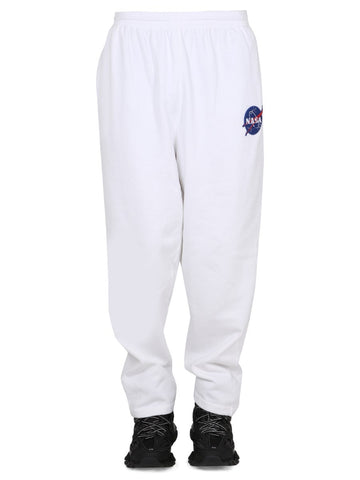 PANTALONE JOGGER CON PATCH