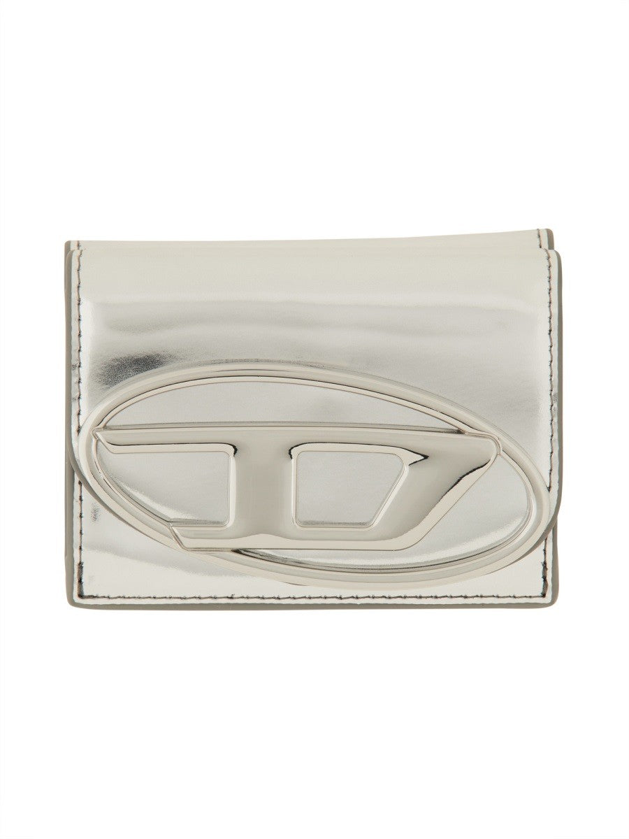 Diesel - Trifold Wallet - Silver portafoglio-trifold_3b8d1f54-5210-40fe-8ad0-307867f3486e