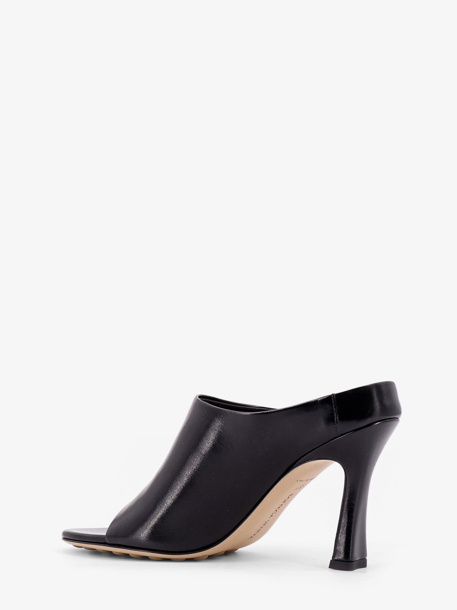 Rana leather mule with heel