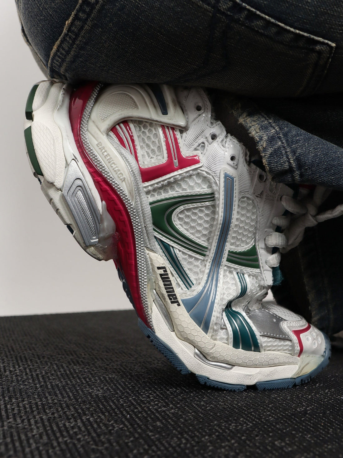 Runner low-top mesh sneakers