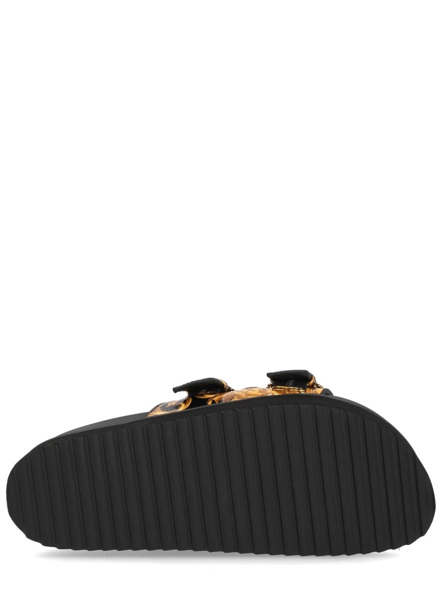 Versace Jeans Couture - SANDAL "ARIZONA" sandal-arizona_1df157bd-aea8-41f3-a0fd-e5f72af82e01