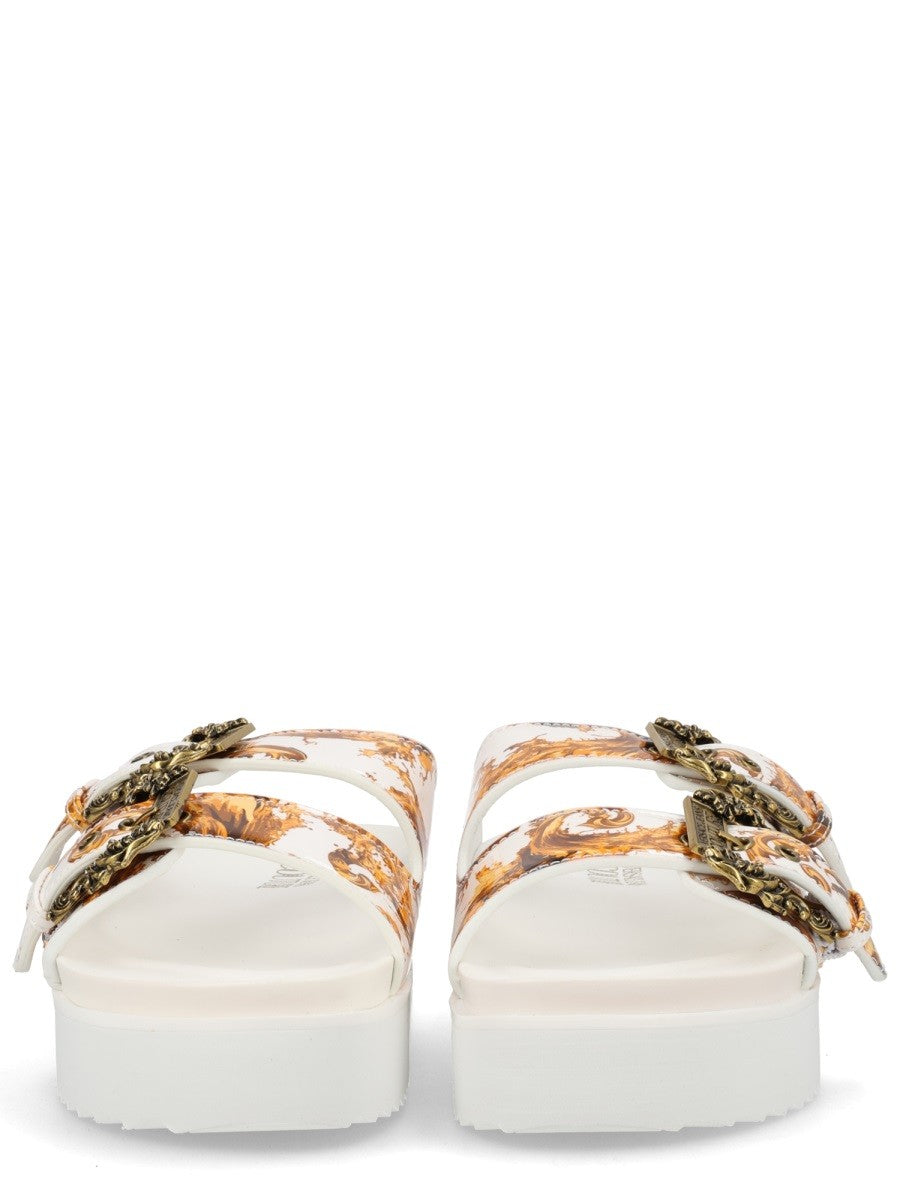 Versace Jeans Couture - SANDAL "ARIZONA" sandal-arizona_5f491e8e-abea-425e-a712-f8aa8f8ab997