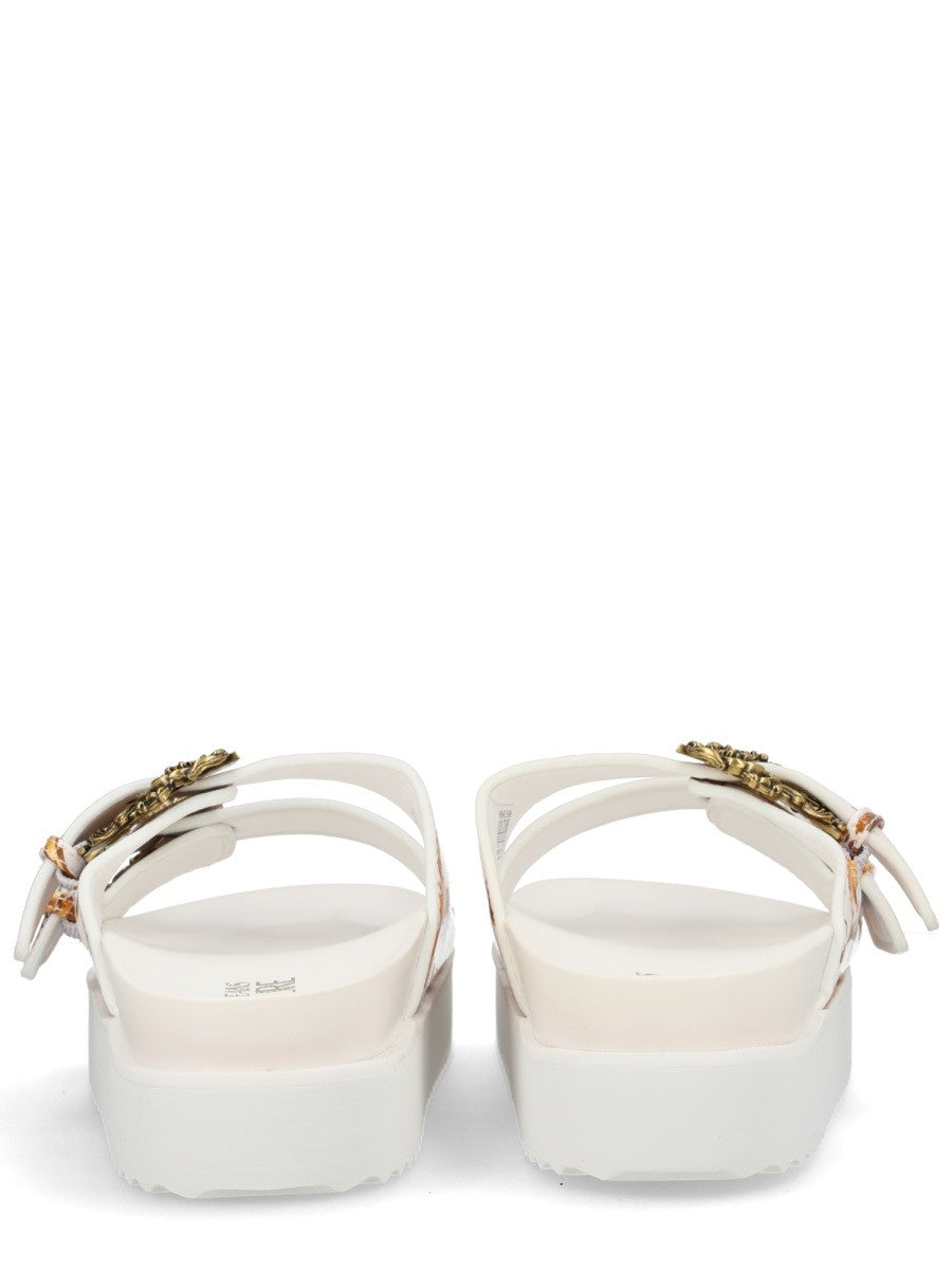 Versace Jeans Couture - SANDAL "ARIZONA" sandal-arizona_857c01be-d40a-4af0-a61a-660aeabb6f31