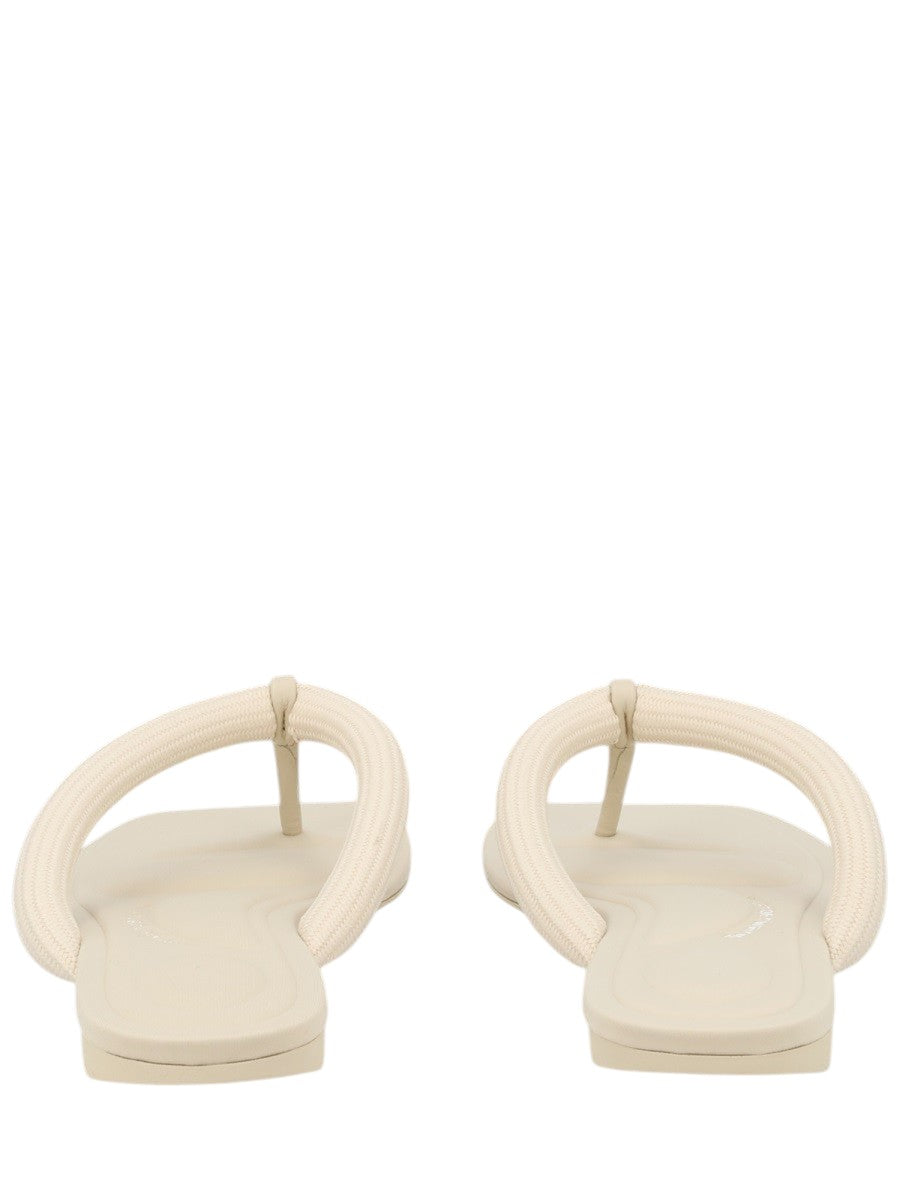 Alexander Wang - SANDALO INFRADITO "JENNA TUBULAR" sandalo-infradito-jenna-tubular_df0eb40d-1821-410b-b4ba-17cd89924519
