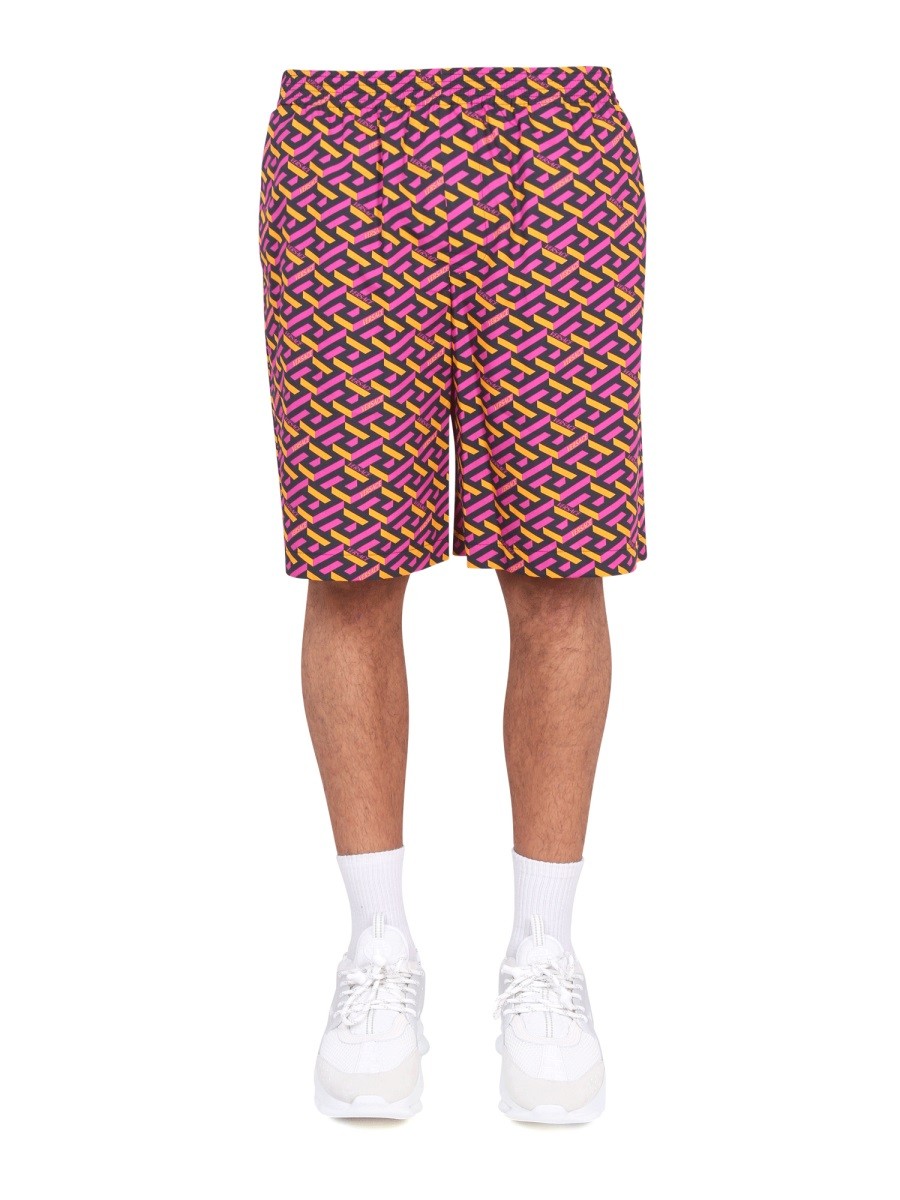 Versace - SHORTS WITH LA GRECA PRINT shorts-with-la-greca-print_e2e9e56f-0704-48dc-9d4b-a77e7b18ea8d